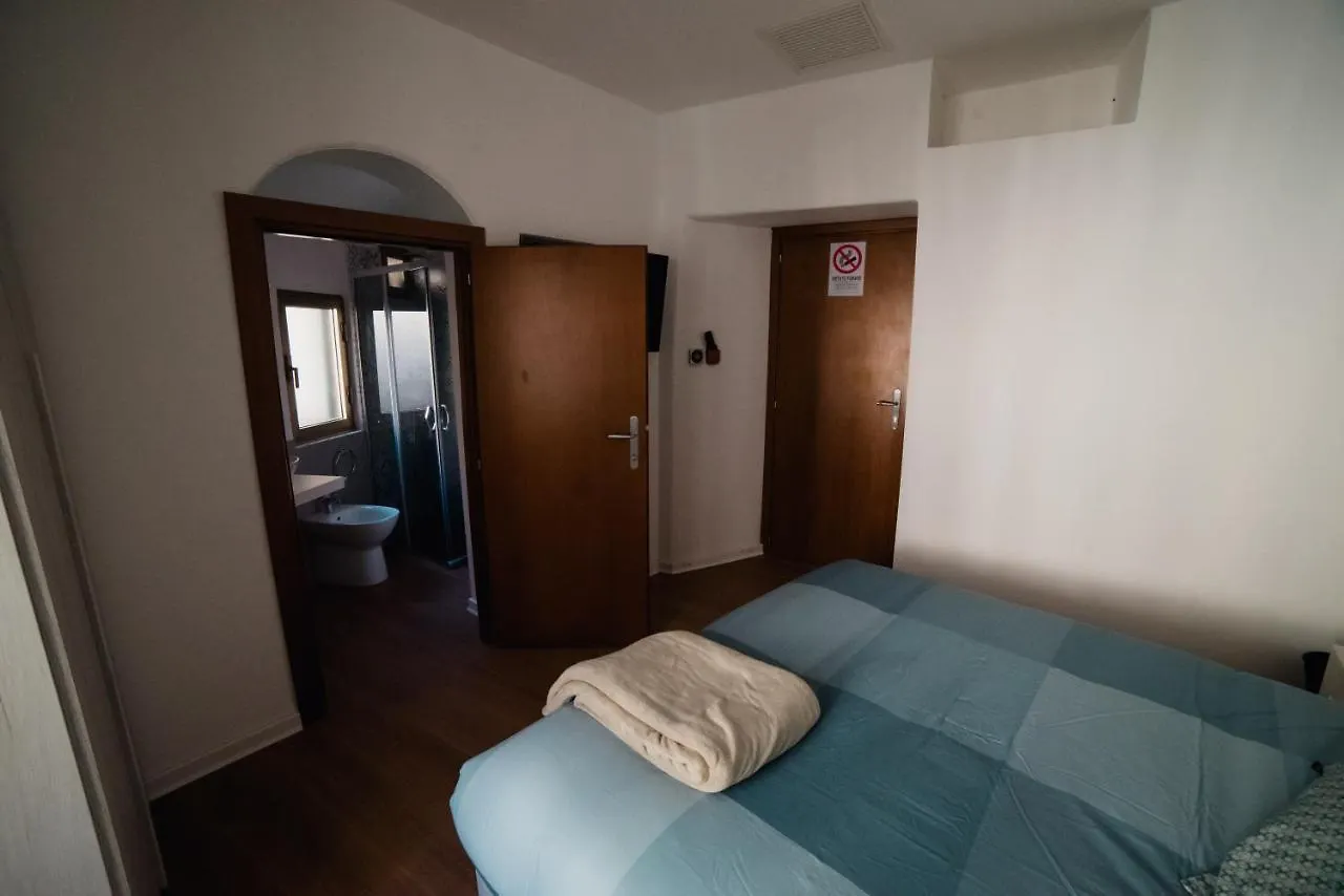 Take Trivio Hotel Genoa